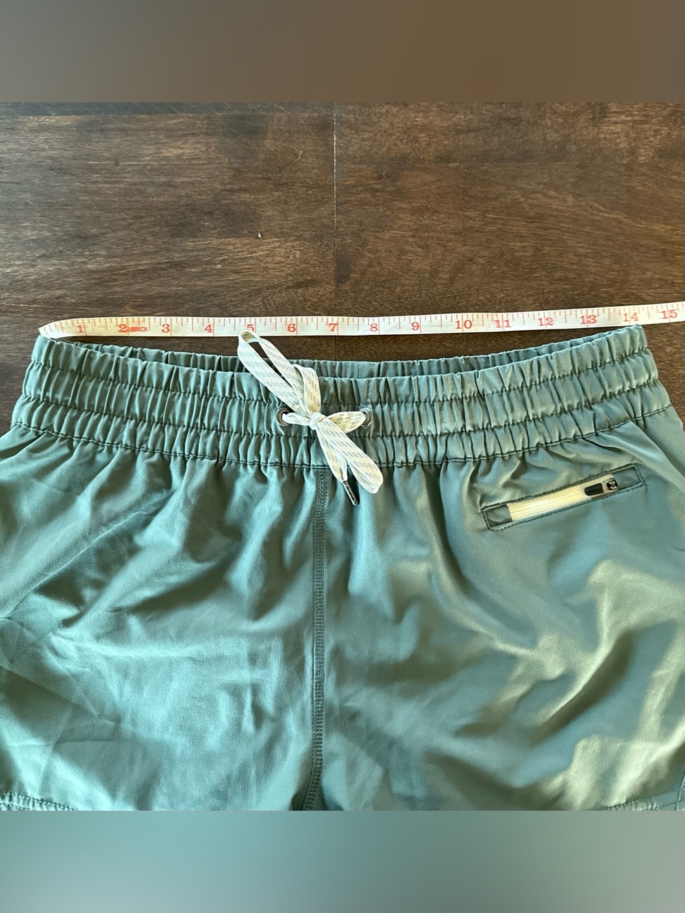 Vuori Clementine 2.0 Shorts Sage Green Athletic Drawstring 2-2.5” inseam - Picture 3 of 7